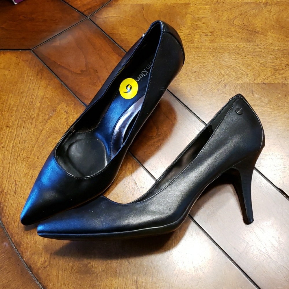NEW Calvin Klein Black Pumps